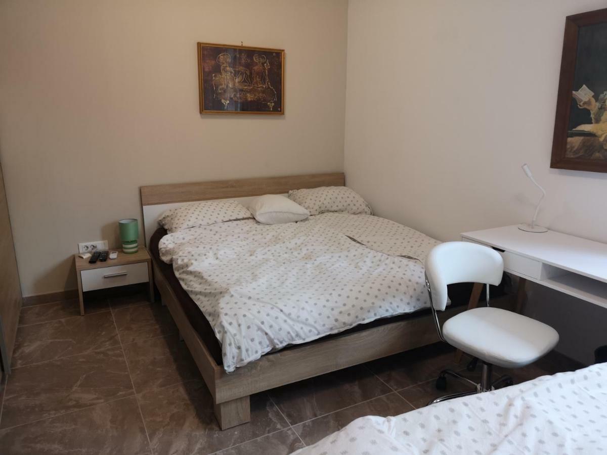 Homestay Free Park&Bikes Любляна Екстер'єр фото